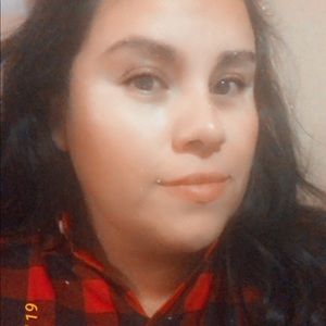 Meet your Posher, Mayra